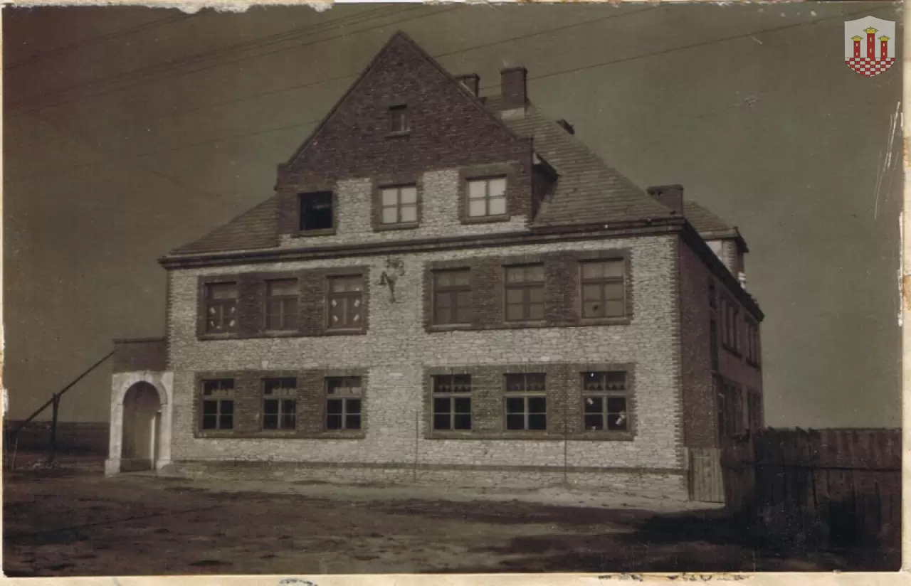 Budynek szkoły z roku 1948